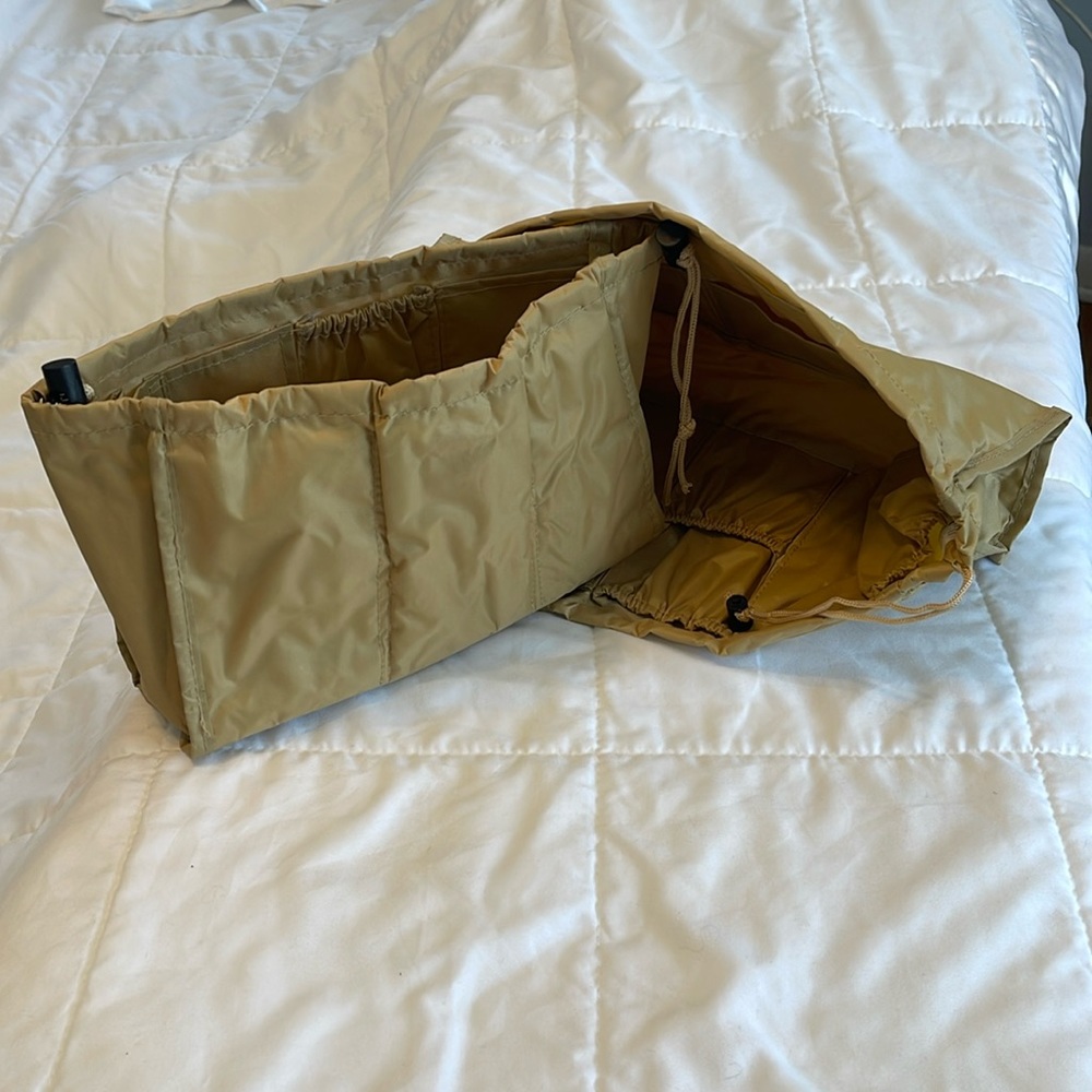 Handbag organizers